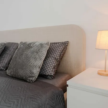 Urban Modern Flat Apartment *
